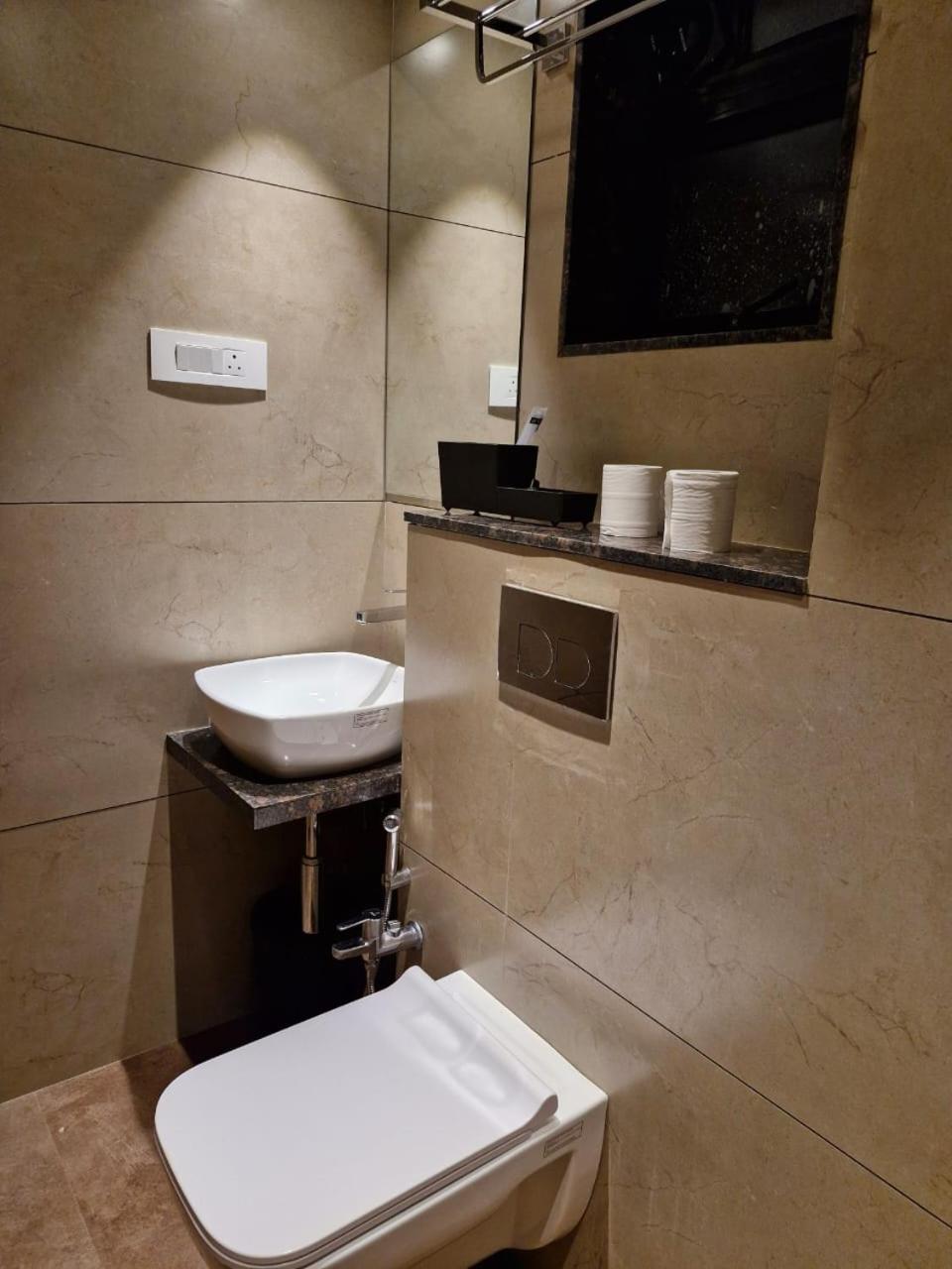 Avenue 10 Boutique Hotel ปูเน่ ภายนอก รูปภาพ