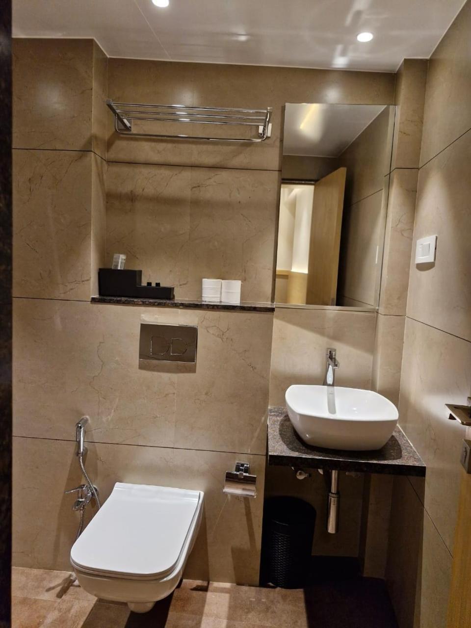 Avenue 10 Boutique Hotel ปูเน่ ภายนอก รูปภาพ